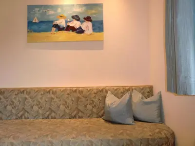 Ein Sitzbereich in der Unterkunft Ferienwohnung Annelies 379