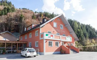 Das Gebäude in dem sich die Ferienwohnung befindet