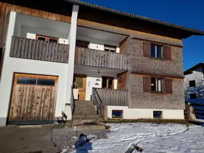Das Gebäude in dem sich die Ferienwohnung befindet