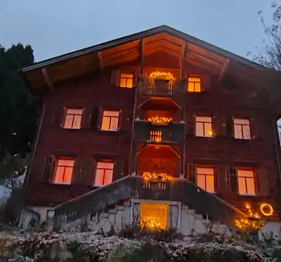 Das Gebäude in dem sich die Ferienwohnung befindet