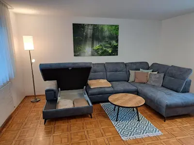 Ein Sitzbereich in der Unterkunft Geräumige Ferienwohnung mit eigenem Garten, Klaus
