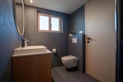 Ein Badezimmer in der Unterkunft Stilvoll sanierte Altbau-Wohnung, Dornbirn Kehlegg