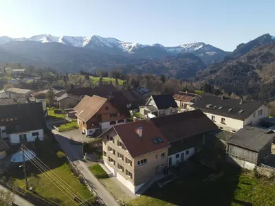 Ein allgemeiner Bergblick oder ein Berglick von der Ferienwohnung aus