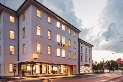 Das Gebäude in dem sich das Aparthotel befindet