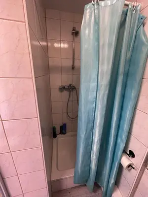 Ein Badezimmer in der Unterkunft See oder Berg, Stadt oder Natur