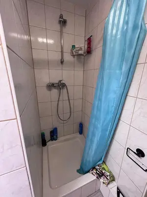 Ein Badezimmer in der Unterkunft See oder Berg, Stadt oder Natur