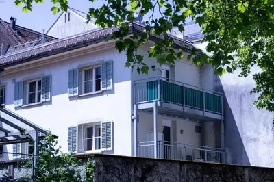 Das Gebäude in dem sich die Ferienwohnung befindet