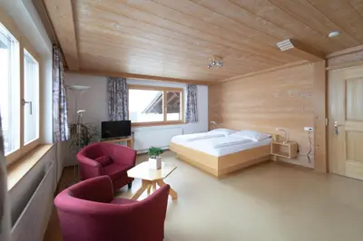 Ein Bett oder Betten in einem Zimmer der Unterkunft Ferienwohnung Petra Natter
