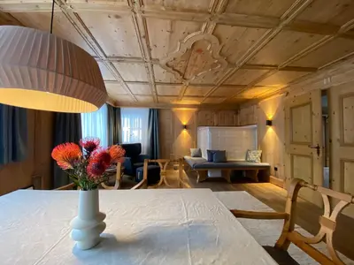 Ein Sitzbereich in der Unterkunft Chalet Toda