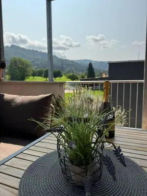 Ein allgemeiner Bergblick oder ein Berglick von der Ferienwohnung aus