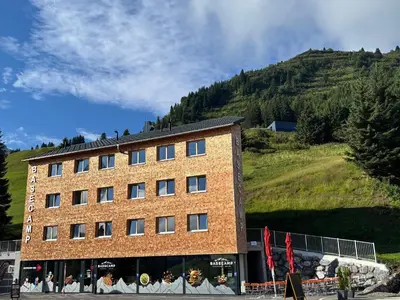 Ein allgemeiner Bergblick oder ein Berglick von der Ferienwohnung aus