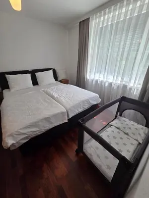 Ein Bett oder Betten in einem Zimmer der Unterkunft Loki's Apartment