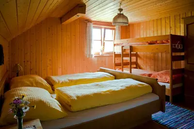 Ein Bett oder Betten in einem Zimmer der Unterkunft Leo's Hütte Sippersegg