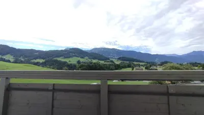 Ein allgemeiner Bergblick oder ein Berglick von der Ferienwohnung aus