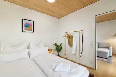 Ein Bett oder Betten in einem Zimmer der Unterkunft VORALIVING - Modernes Neubau Apartment Toplage - Parkplatz - WLAN, 24 7 Check-in