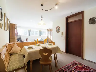 Ein Sitzbereich in der Unterkunft Wohnung in Riezlern nahe Skipiste