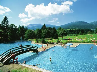 Der Swimmingpool an oder in der Nähe von Wohnung in Riezlern nahe Skipiste