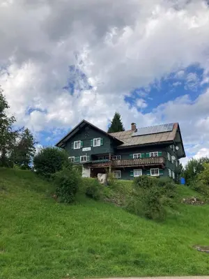 Das Gebäude in dem sich die Ferienwohnung befindet