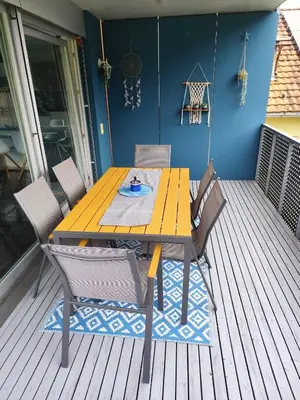 Ein Balkon oder eine Terrasse in der Unterkunft Bella Vista - 85 m2 Ferienwohnung mit überdachtem Parkplatz und Außenstellplatz - Bergblick