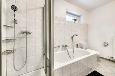 Ein Badezimmer in der Unterkunft Gartenferienwohnung Arlberg