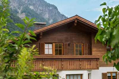 Ein allgemeiner Bergblick oder ein Berglick von der Ferienwohnung aus