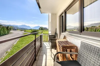 Ein allgemeiner Bergblick oder ein Berglick von der Ferienwohnung aus