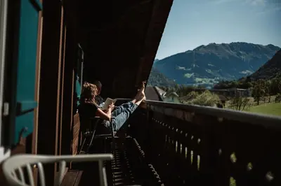 Ein allgemeiner Bergblick oder ein Berglick von des Ferienhauses aus