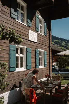 Ein allgemeiner Bergblick oder ein Berglick von des Ferienhauses aus