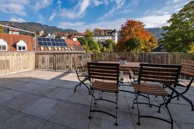 Ein allgemeiner Bergblick oder ein Berglick von der Ferienwohnung aus
