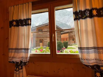 Ein allgemeiner Bergblick oder ein Berglick von des Ferienhauses aus