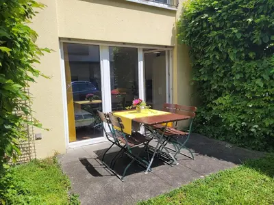Ein Garten an der Unterkunft Top 5 Apartmenthaus Sonnenschein