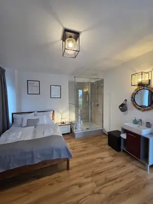 Ein Bett oder Betten in einem Zimmer der Unterkunft Gasthaus Löwen in Tisis,Einzelzimmer
