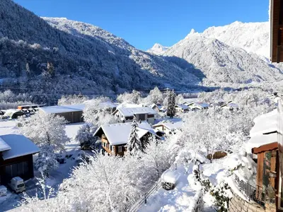 Ein allgemeiner Bergblick oder ein Berglick von der Ferienwohnung aus