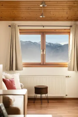 Ein allgemeiner Bergblick oder ein Berglick von der Ferienwohnung aus