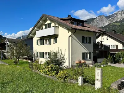 Ein allgemeiner Bergblick oder ein Berglick von der Ferienwohnung aus