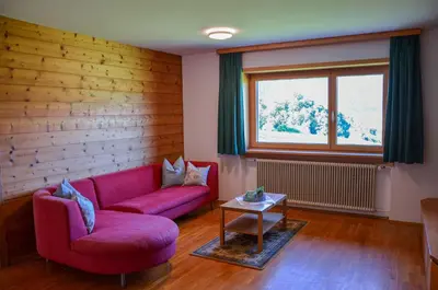Ein Sitzbereich in der Unterkunft Ferienwohnung Kaspar Natter