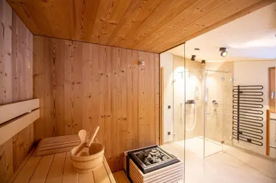 Ein Badezimmer in der Unterkunft Modernes Architektur-Chalet mit Alpenpanorama