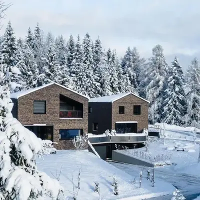 Modernes Architektur-Chalet mit Alpenpanorama
