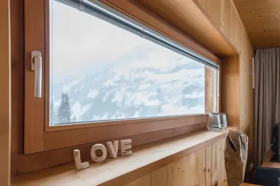 Ein allgemeiner Bergblick oder ein Berglick von der Ferienwohnung aus