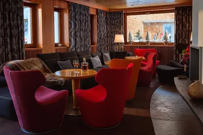 Ein Sitzbereich in der Unterkunft Boutique Hotel Murmeli - Ski in & Ski out