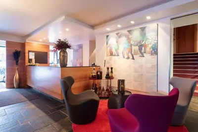 Ein Sitzbereich in der Unterkunft Boutique Hotel Murmeli - Ski in & Ski out
