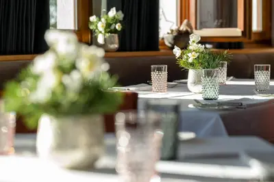 Ein Restaurant oder anderes Speiselokal in der Unterkunft Boutique Hotel Murmeli - Ski in & Ski out