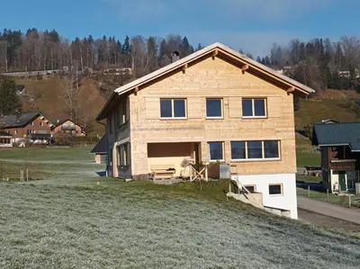 Das Gebäude in dem sich die Ferienwohnung befindet