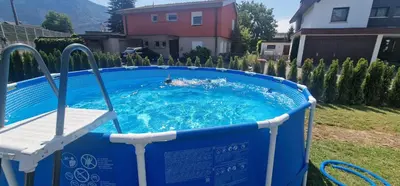 Der Swimmingpool an oder in der Nähe von Apartment Alex Ski Parkplatz Winterurlaub