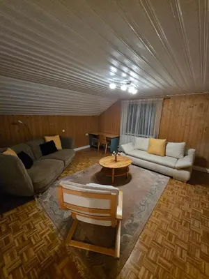 Ein Sitzbereich in der Unterkunft Im Grünen an der Schweizer Grenze