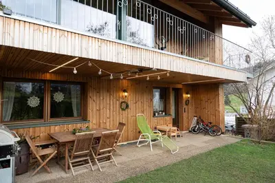 Das Gebäude in dem sich die Ferienwohnung befindet