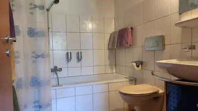 Ein Badezimmer in der Unterkunft Ferienwohnung im Rheindelta