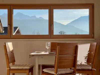 Ein allgemeiner Bergblick oder ein Berglick von der Ferienwohnung aus