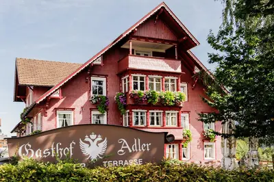 Das Gebäude in dem sich das Gasthaus befindet