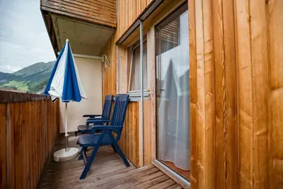 Ein allgemeiner Bergblick oder ein Berglick von der Pension aus